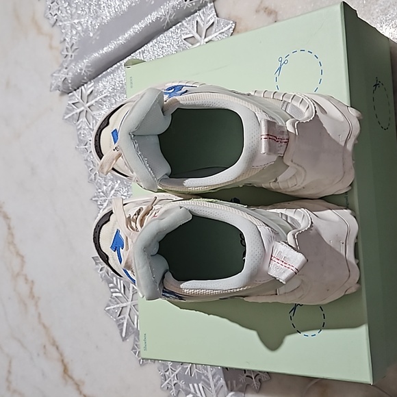 Off-white sneakers - Picture 3 of 4